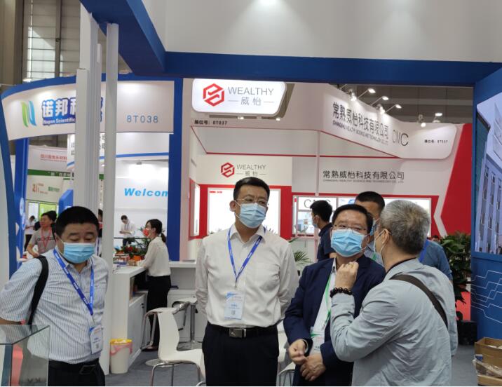 滕方遷參觀中國國際電池技術(shù)展覽會(huì)