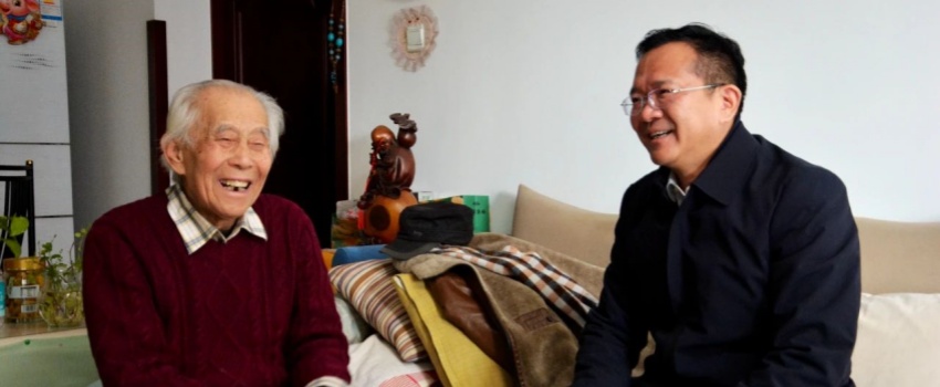 中國樂凱黨委領(lǐng)導(dǎo)看望慰問樂凱老領(lǐng)導(dǎo)、老專家、老干部、老黨員及生活困難職工